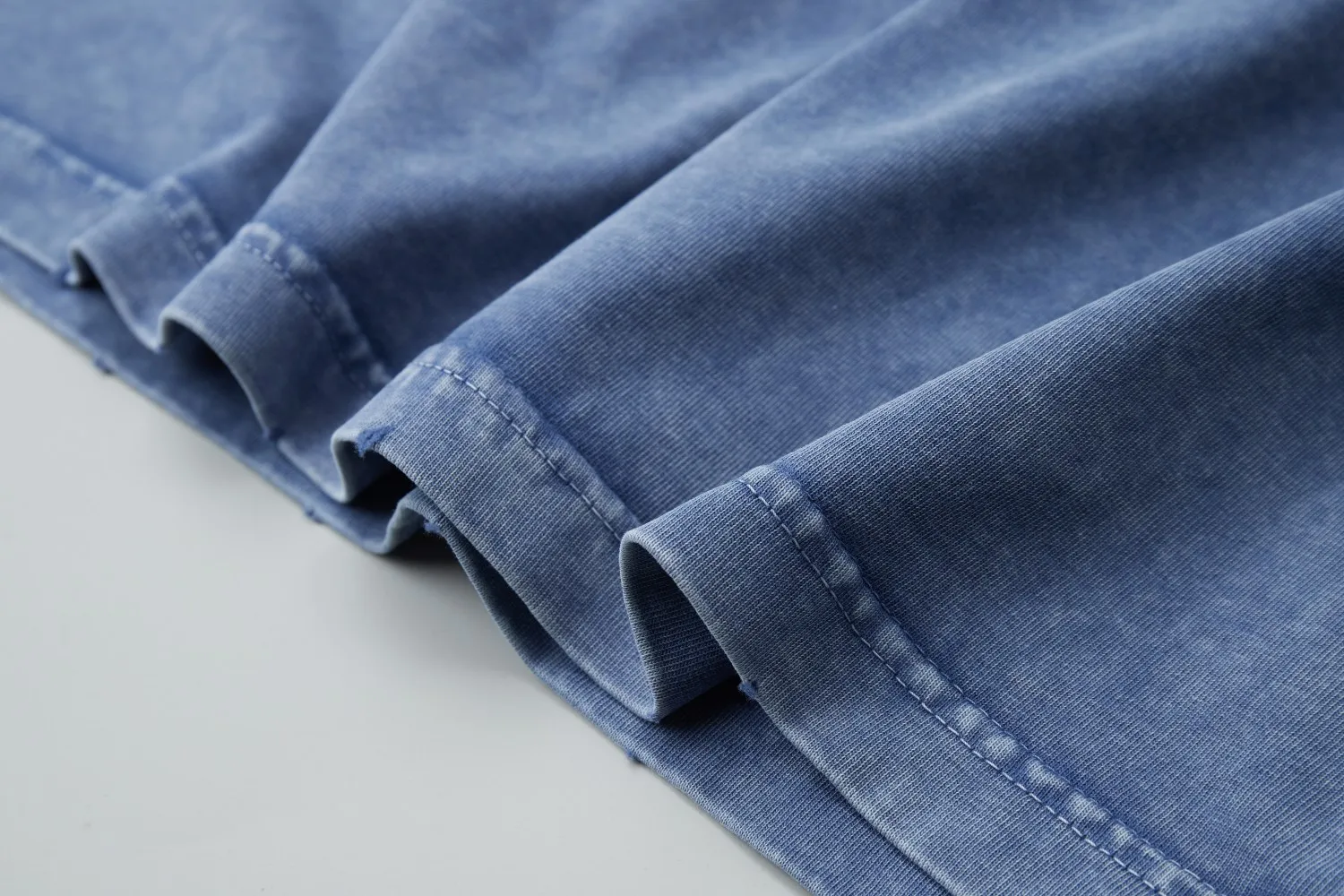 🅿️230 ✨CH✨🆕25SS spring and summer new style Crow ✝ embroidered short-sleeved frame Light luxury essential item for daily commuting for men and women Correct version Welcome to compare Detailed features · 280g 100% pure cotton double yarn jersey fabric · Custom dyed in the same vat, special thickened 32 count double-ply 1X1 thread · Imported Australian pearlescent diamonds✝patterns➕hardware nuts are stamped at high temperature. Ready-made garments are dyed and then faded and fried with snowflakes and frayed. Then washed to make them look old. General washing improves the effect · Double-needle sewing and seam-crossing process · Original main mark washed tag brand moisture-proof paper packaging Color: black/rock coffee/green/red/blue Size: S/M/L/XL